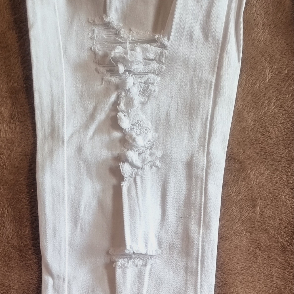 White High Rise, Ripped Jean - Picture 13 of 13